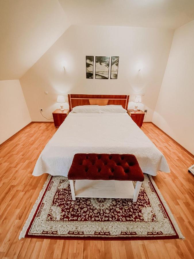 Cosy Bedroom For 2 With Balcony In A Family Villa Turnu Magurele Екстер'єр фото