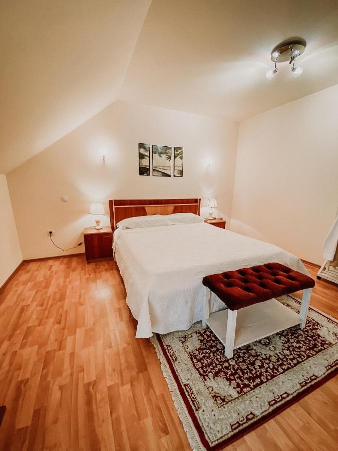 Cosy Bedroom For 2 With Balcony In A Family Villa Turnu Magurele Екстер'єр фото