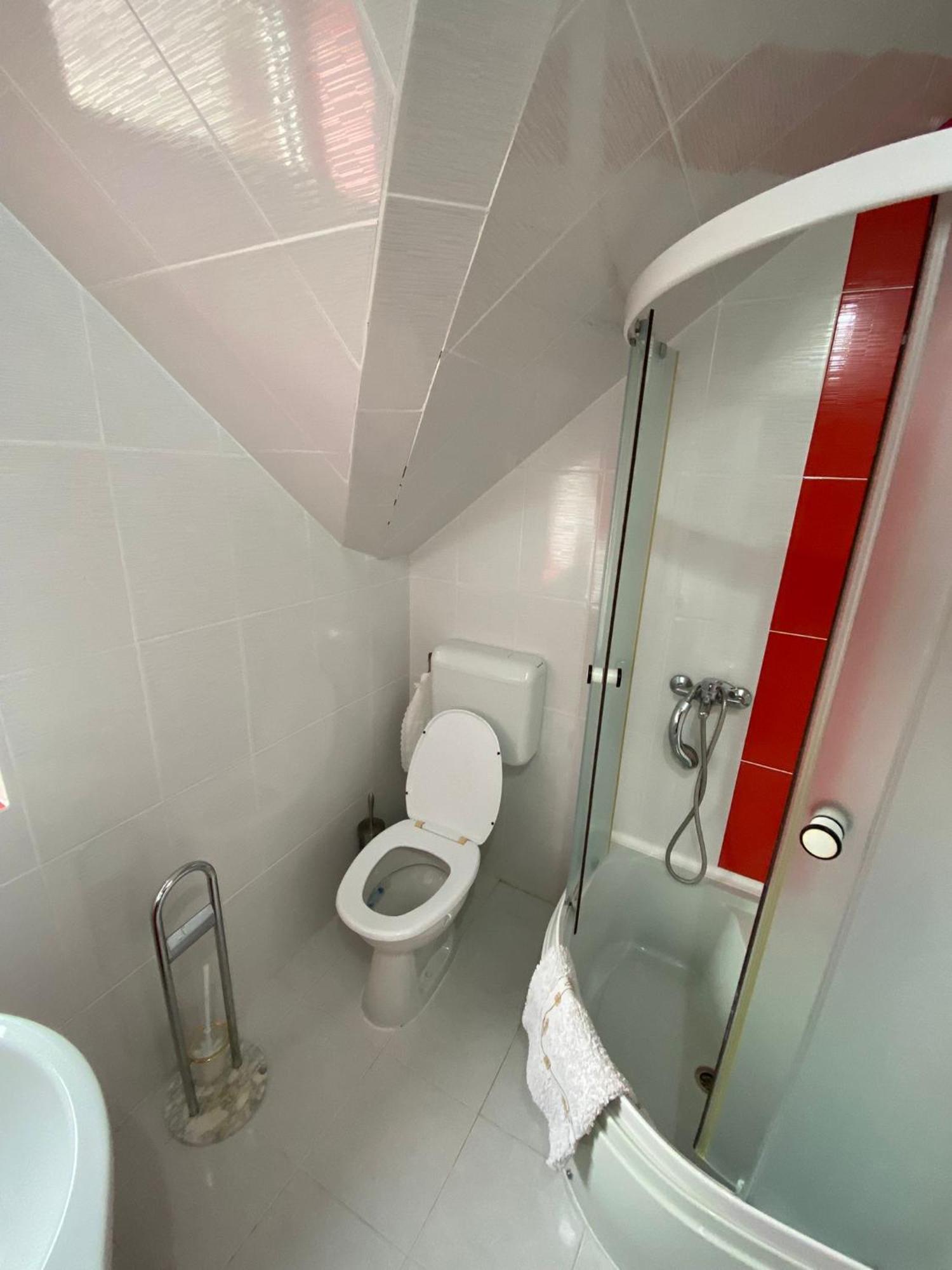 Cosy Bedroom For 2 With Balcony In A Family Villa Turnu Magurele Екстер'єр фото