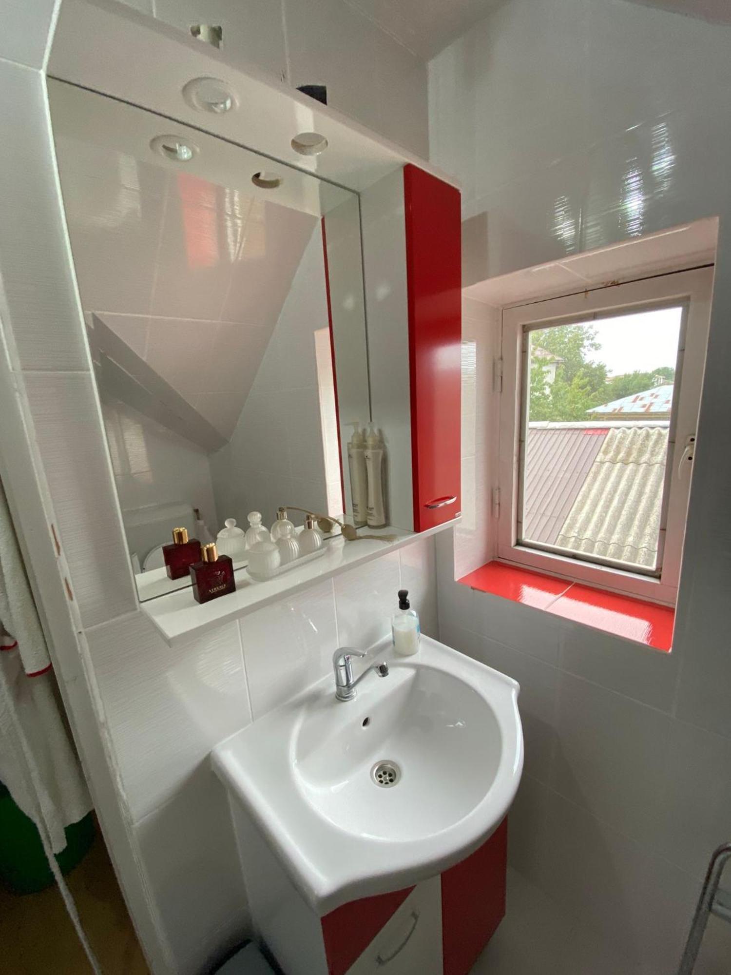Cosy Bedroom For 2 With Balcony In A Family Villa Turnu Magurele Екстер'єр фото