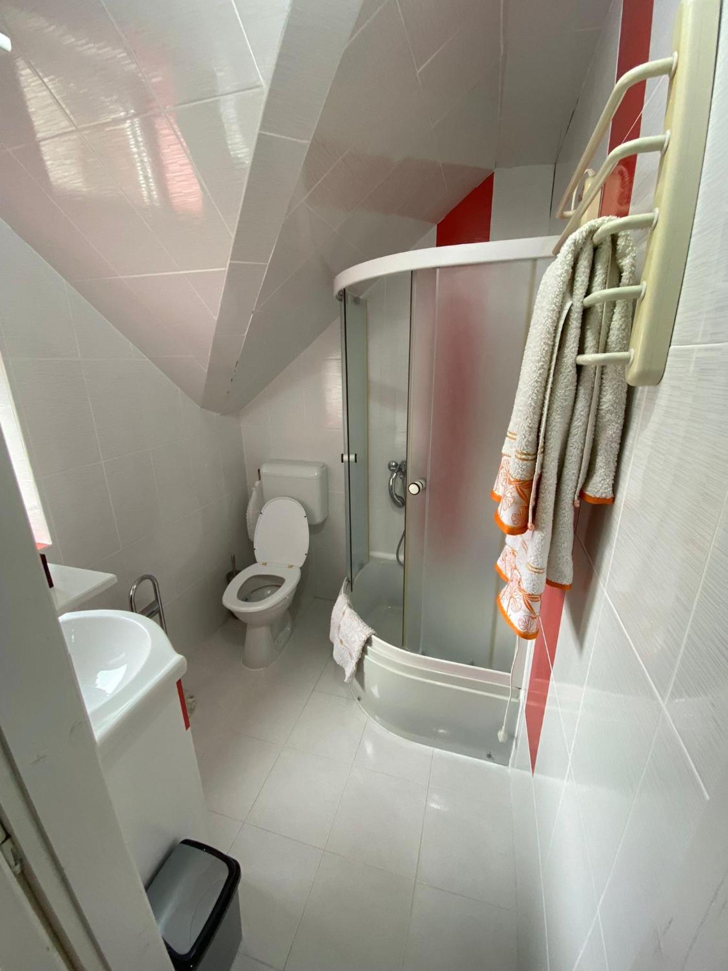 Cosy Bedroom For 2 With Balcony In A Family Villa Turnu Magurele Екстер'єр фото